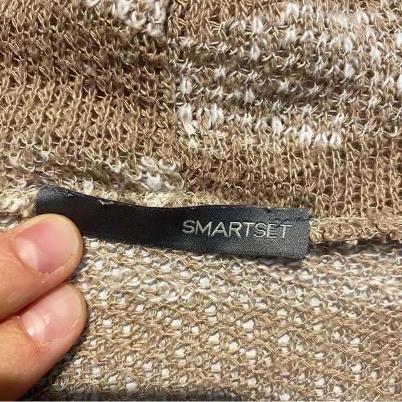 🛍️ 4 for 20$ / Smart Set Stripes Open Neck Sweater / Tan / S - Picture 8 of 10